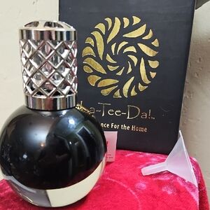 LA-TEE-DA Lampe Black Globe Lampe NEW! Perfect No Flaws.